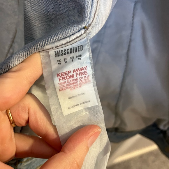 Missguided Light Wash Distressed Denim Jacket - Picture 6 of 7